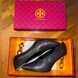 Tory Burch Watersnake Chain Pump